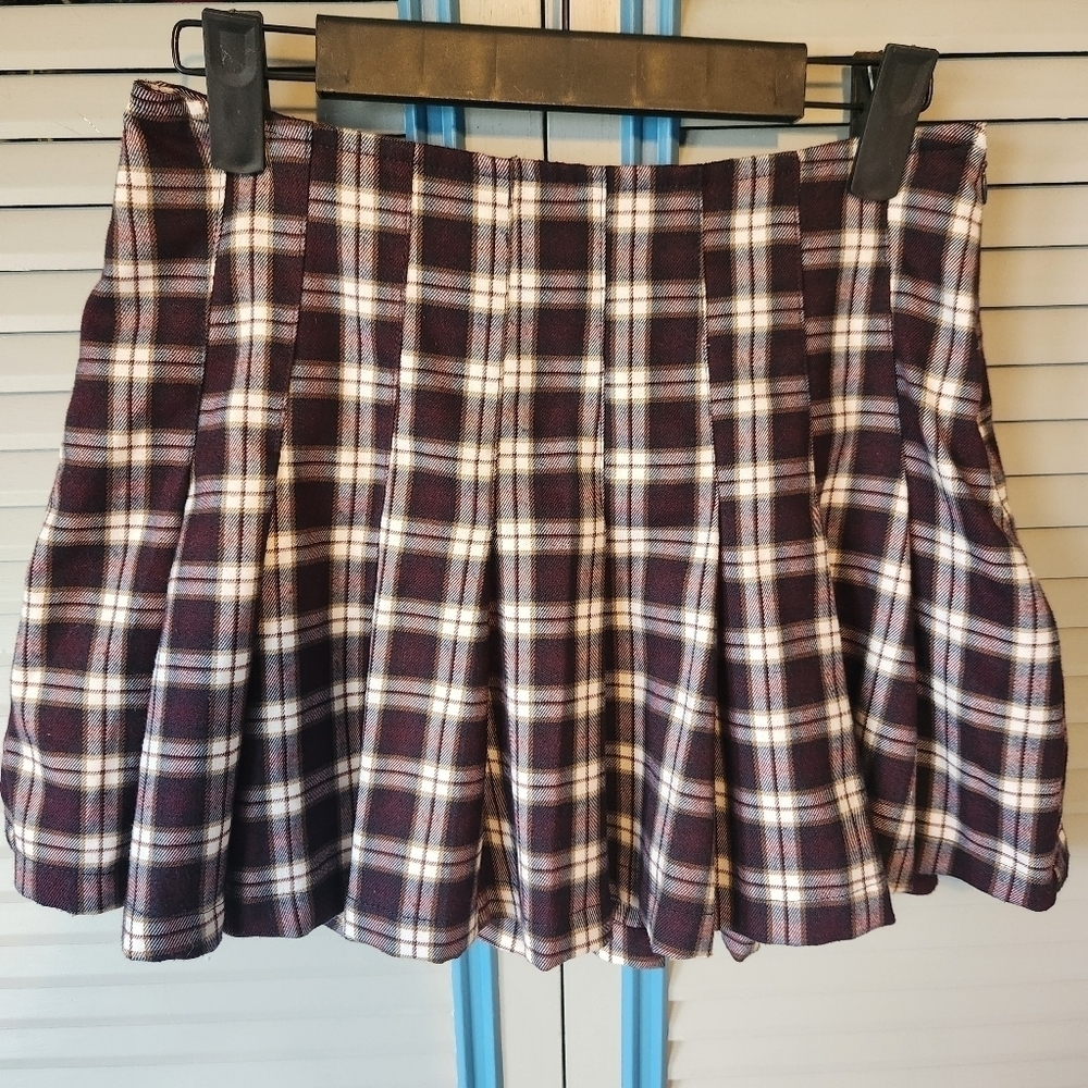 Final Sale Forever 21 Purple and White mini skirt - Picture 2 of 10